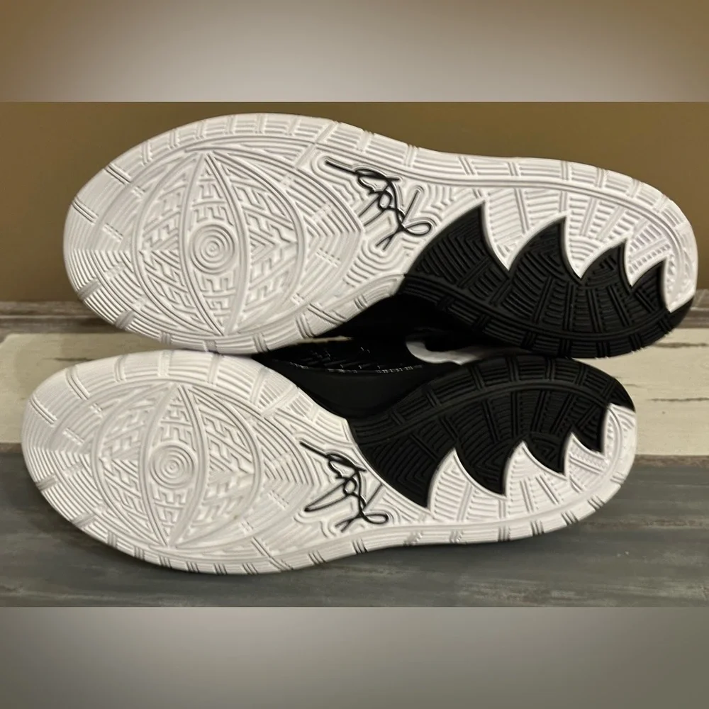 Nike Kyrie 6 White Black Basketball Shoes  Mens Size‎ 14